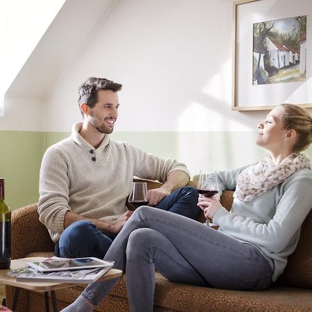 Weingut & Gastezimmer Edelmann Göttlesbrunn Exteriör bild