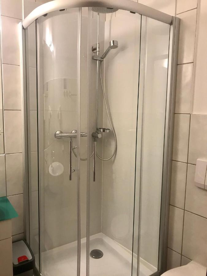 Weingut & Gastezimmer Edelmann Göttlesbrunn Exteriör bild